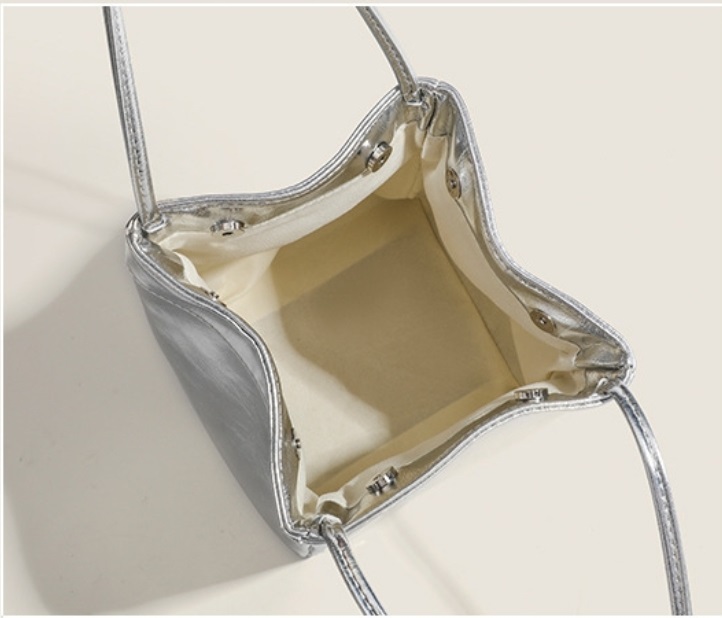 レザー調キューブトートバッグ | 詳細画像9