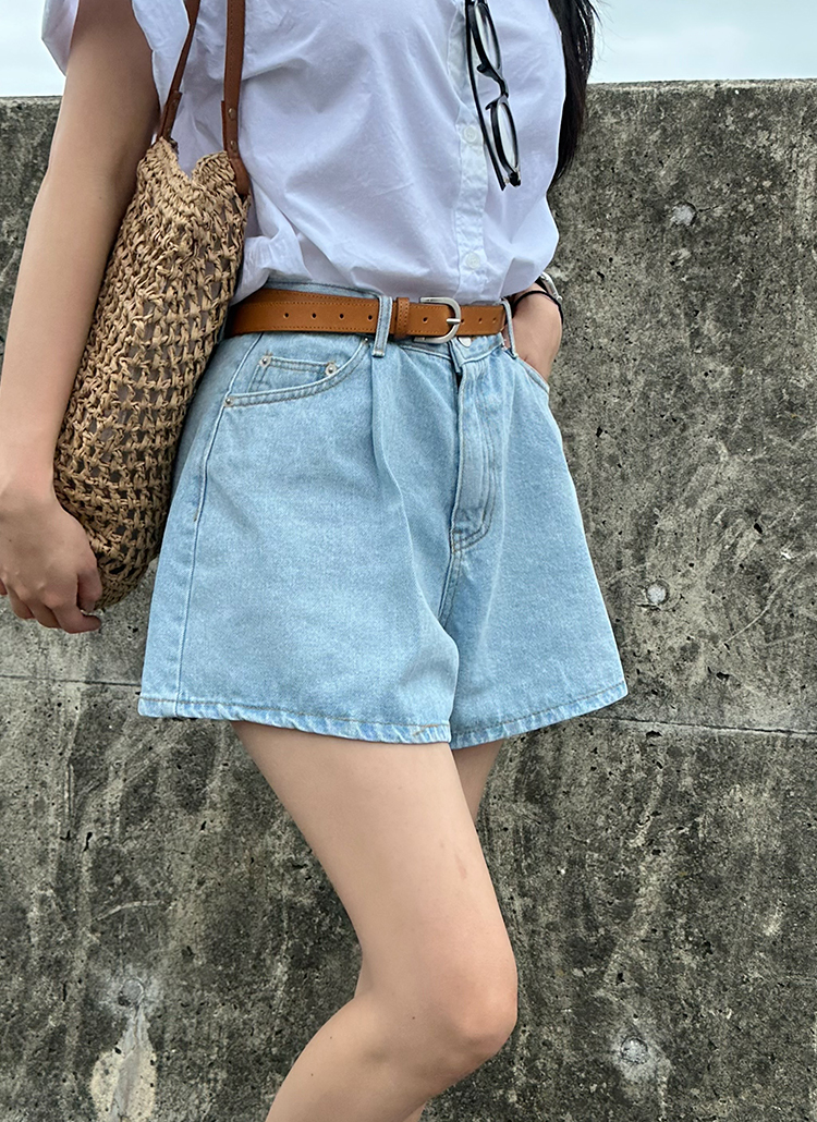 ワンタックAラインショートデニムパンツ(ライトブルーデニム