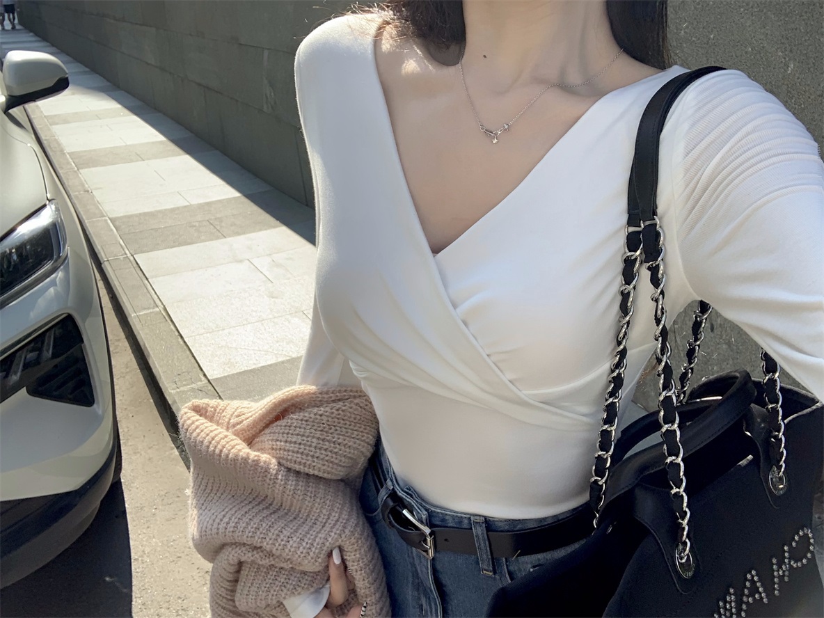 ツイストVネッククロップドTシャツ | 詳細画像3