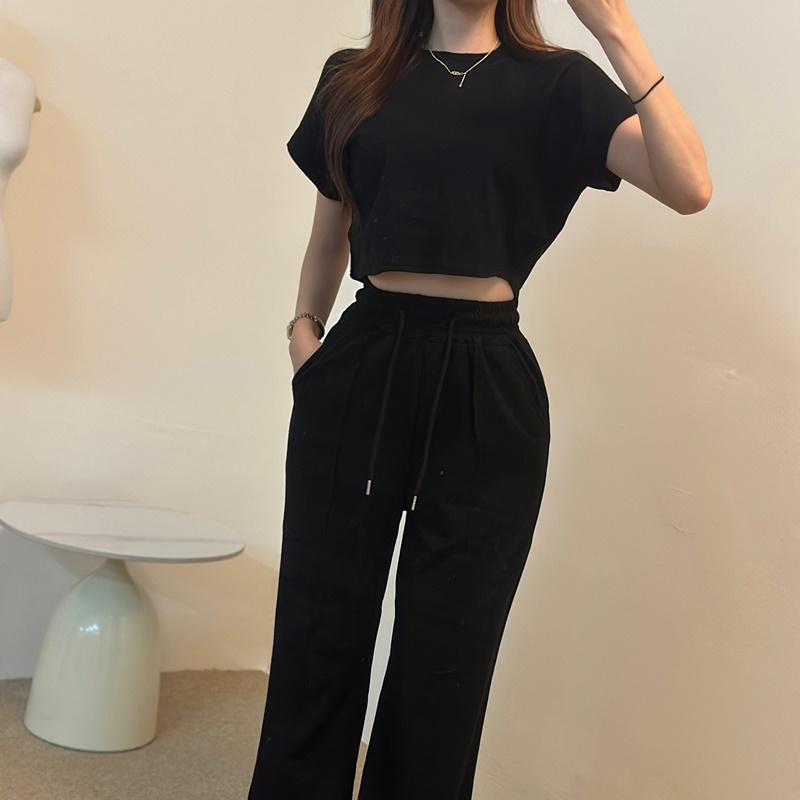 クロップド半袖Tシャツ&ラインフレアパンツSET | レディース