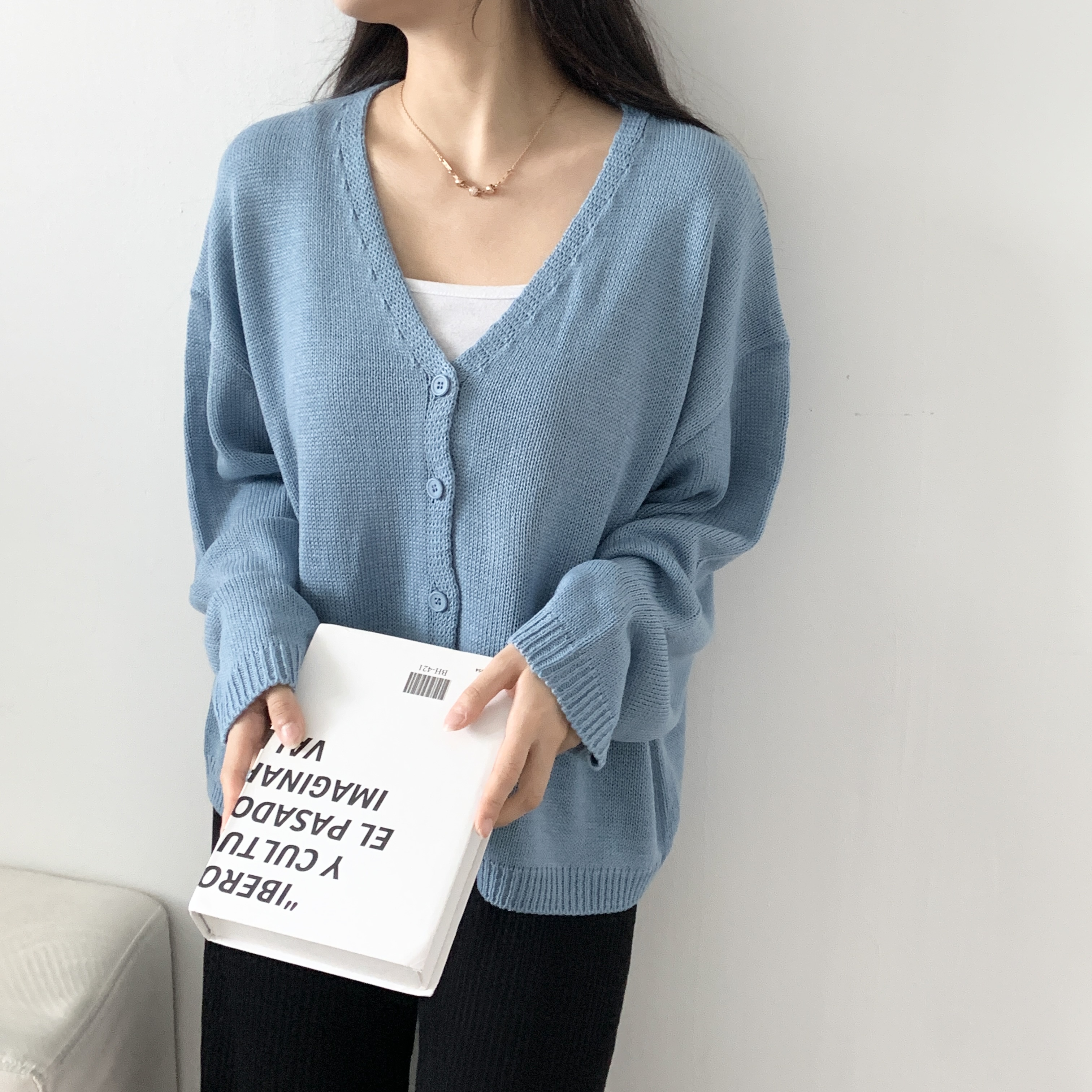 YONFA クーコーVネックルーズカーディガン　milk Vネックルーズアクリルニットカーディガン | レディースファッション