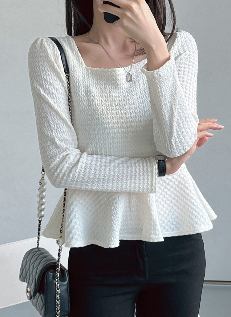 スクエアネックペプラムパフエンボスTシャツ | レディースファッション