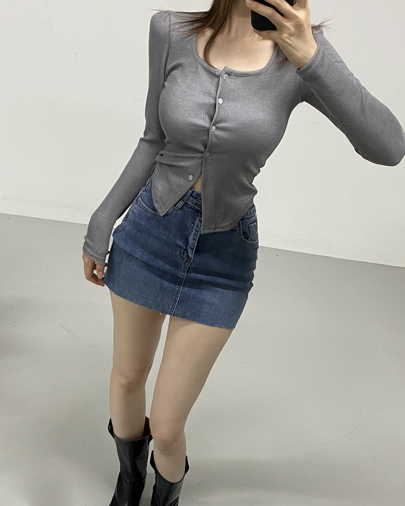 スクエアネックスリムボタン長袖Tシャツ | 詳細画像12