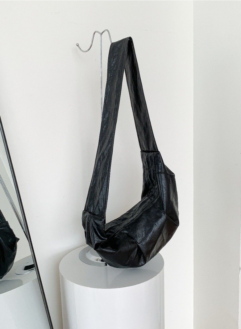 ワイドストラップクロワッサンショルダーバッグ | 詳細画像6