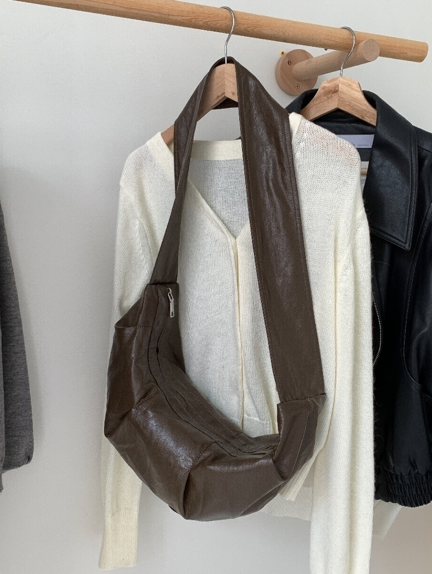 ワイドストラップクロワッサンショルダーバッグ | 詳細画像5