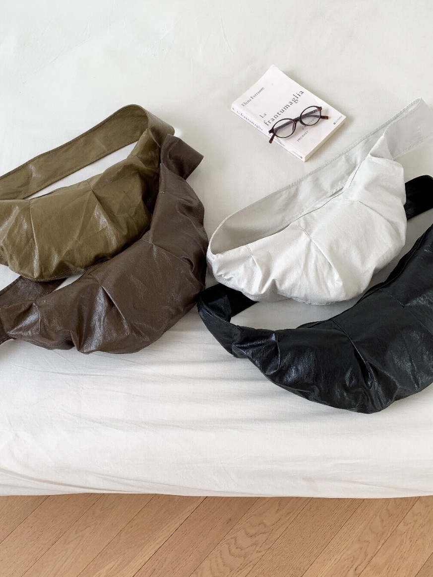 ワイドストラップクロワッサンショルダーバッグ | 詳細画像15