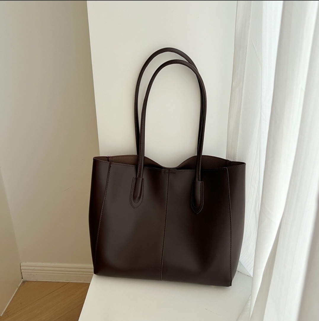 ポーチ付レザー調ステッチトートバッグ | 詳細画像5