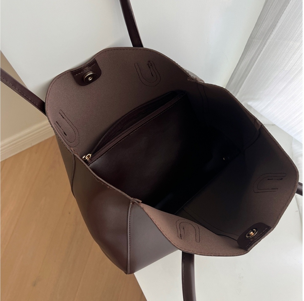 ポーチ付レザー調ステッチトートバッグ | 詳細画像6