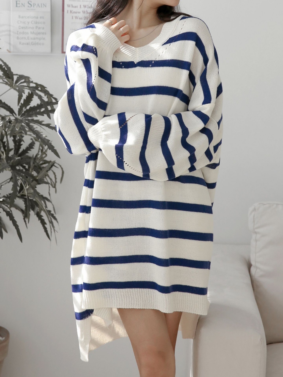 パンチングボーダーアンバランスVネックニットワンピース | 詳細画像3