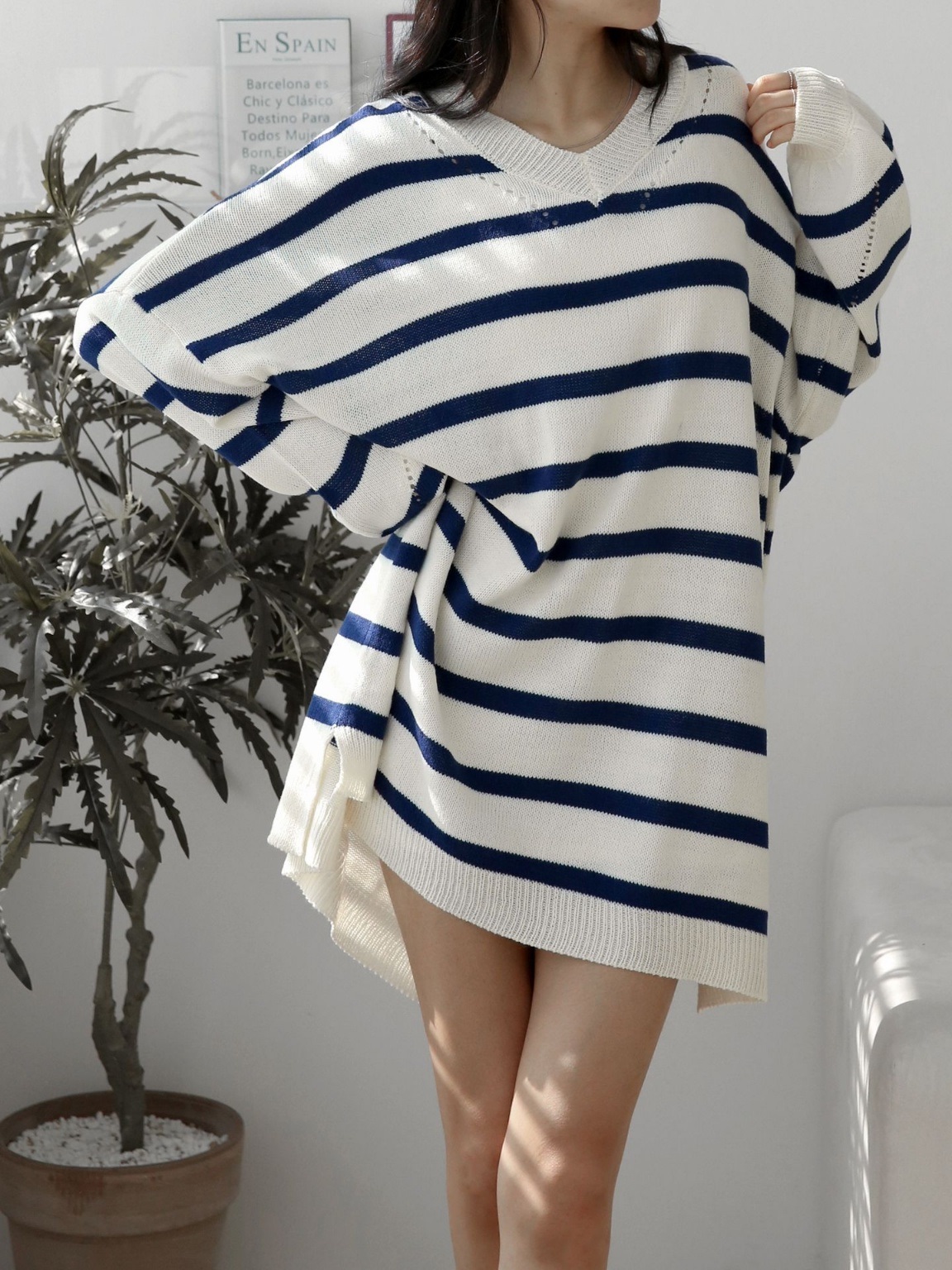 パンチングボーダーアンバランスVネックニットワンピース | 詳細画像5