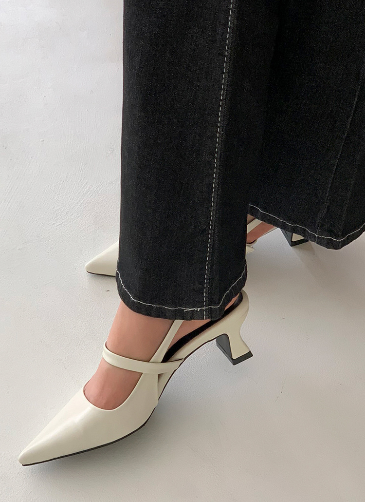 2TYPEポインテッドベルトスリングバックパンプス | レディース