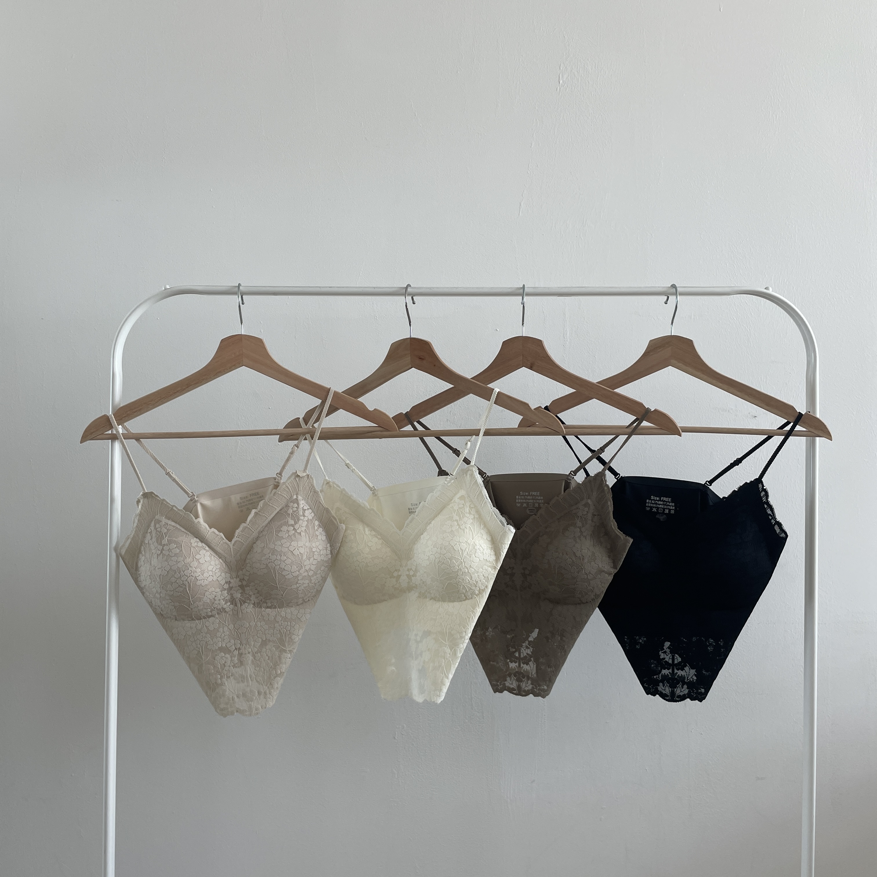 カップレースシームレスキャミソール | 詳細画像16