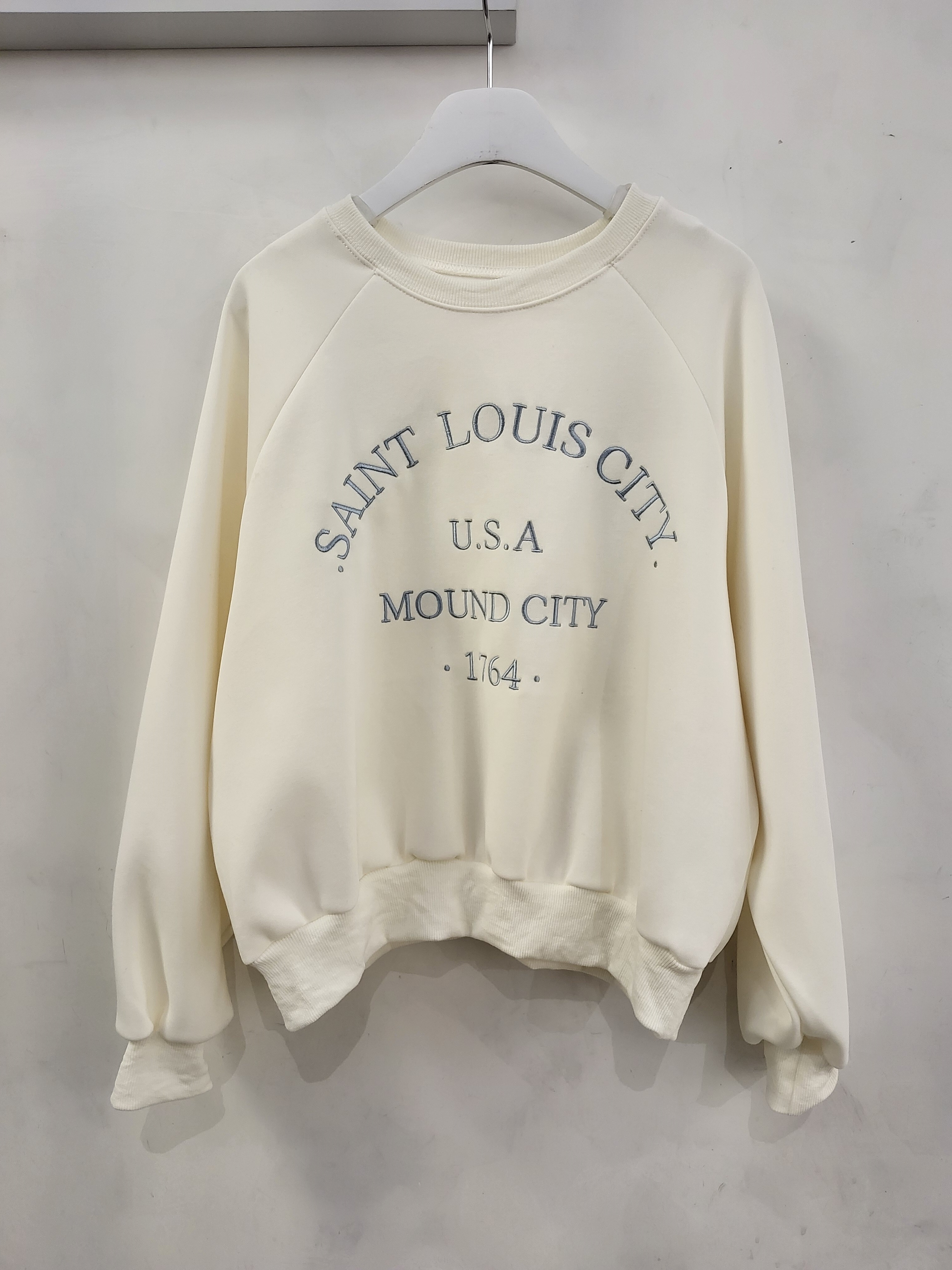 CITYアーチ刺繍ラグランスウェット | 詳細画像5