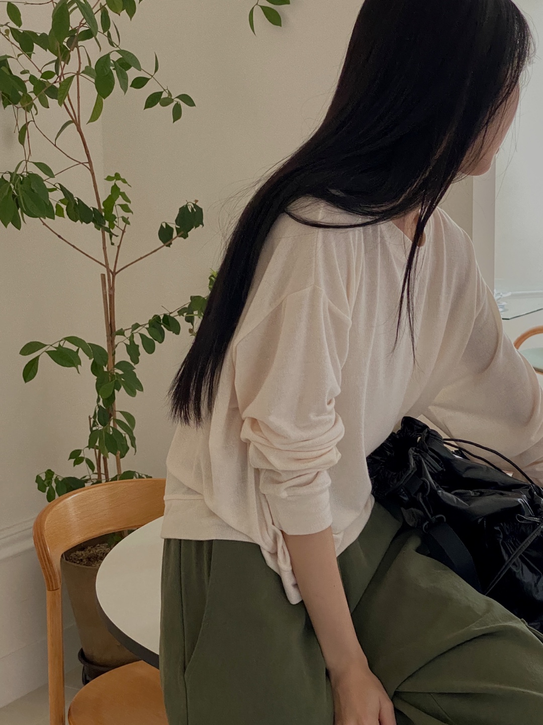 ラウンドネッククロップドルーズTシャツ | 詳細画像7