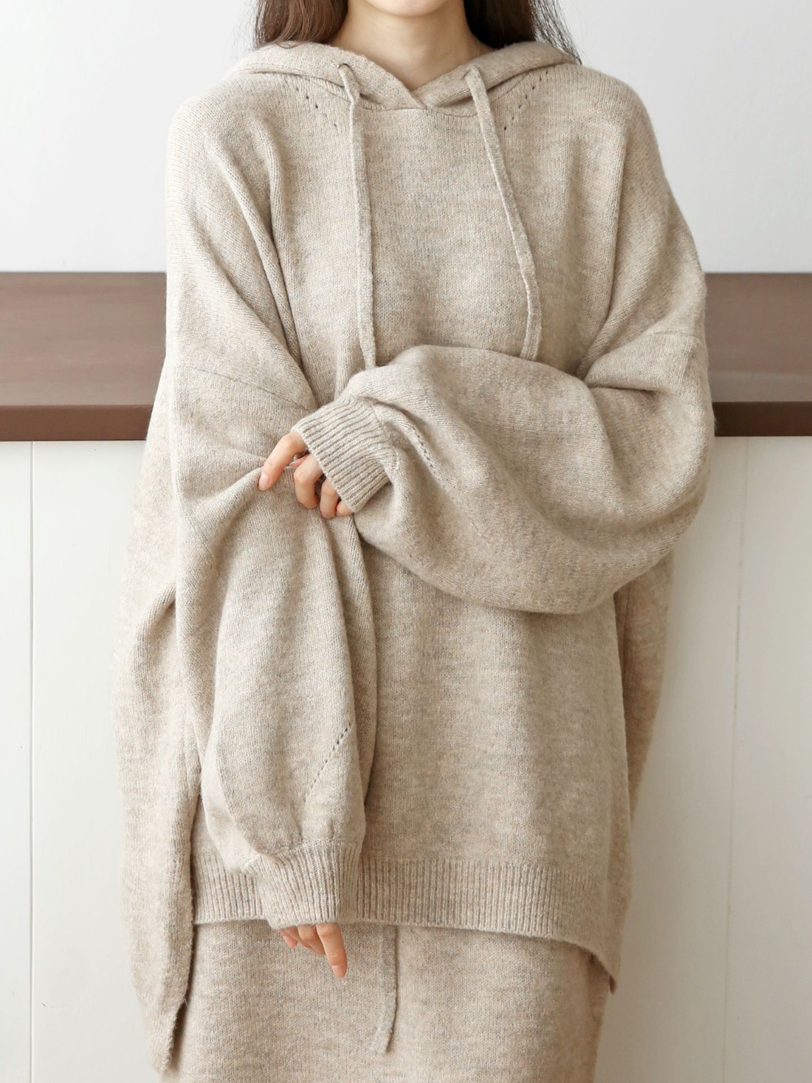 ウール混パンチングアンバランスルーズフードニット | 詳細画像3