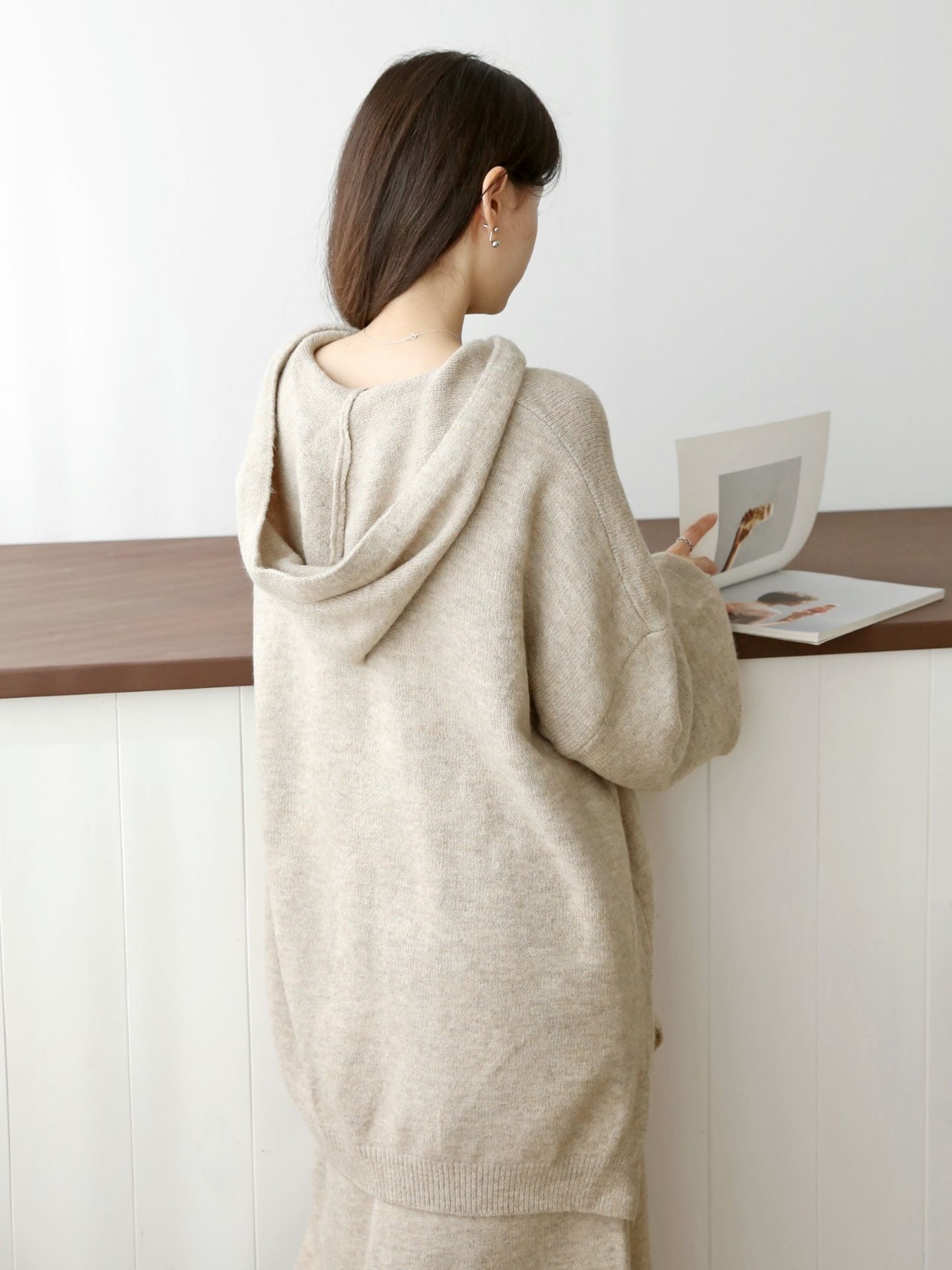 ウール混パンチングアンバランスルーズフードニット | 詳細画像13