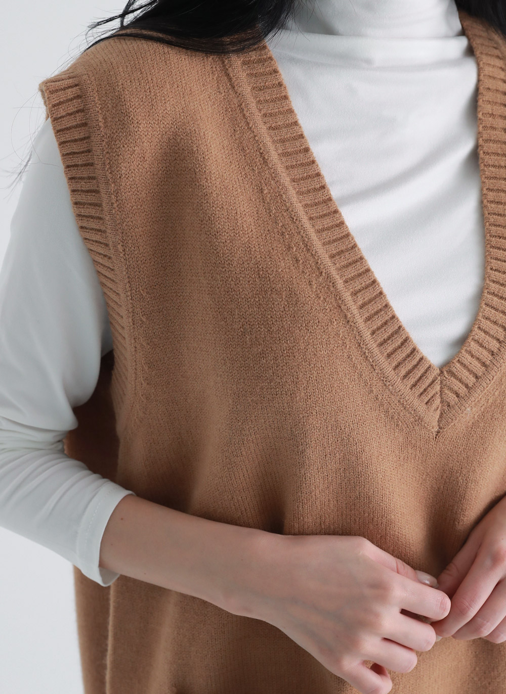 チェーンポケットVネックロングベスト | レディースファッション通販