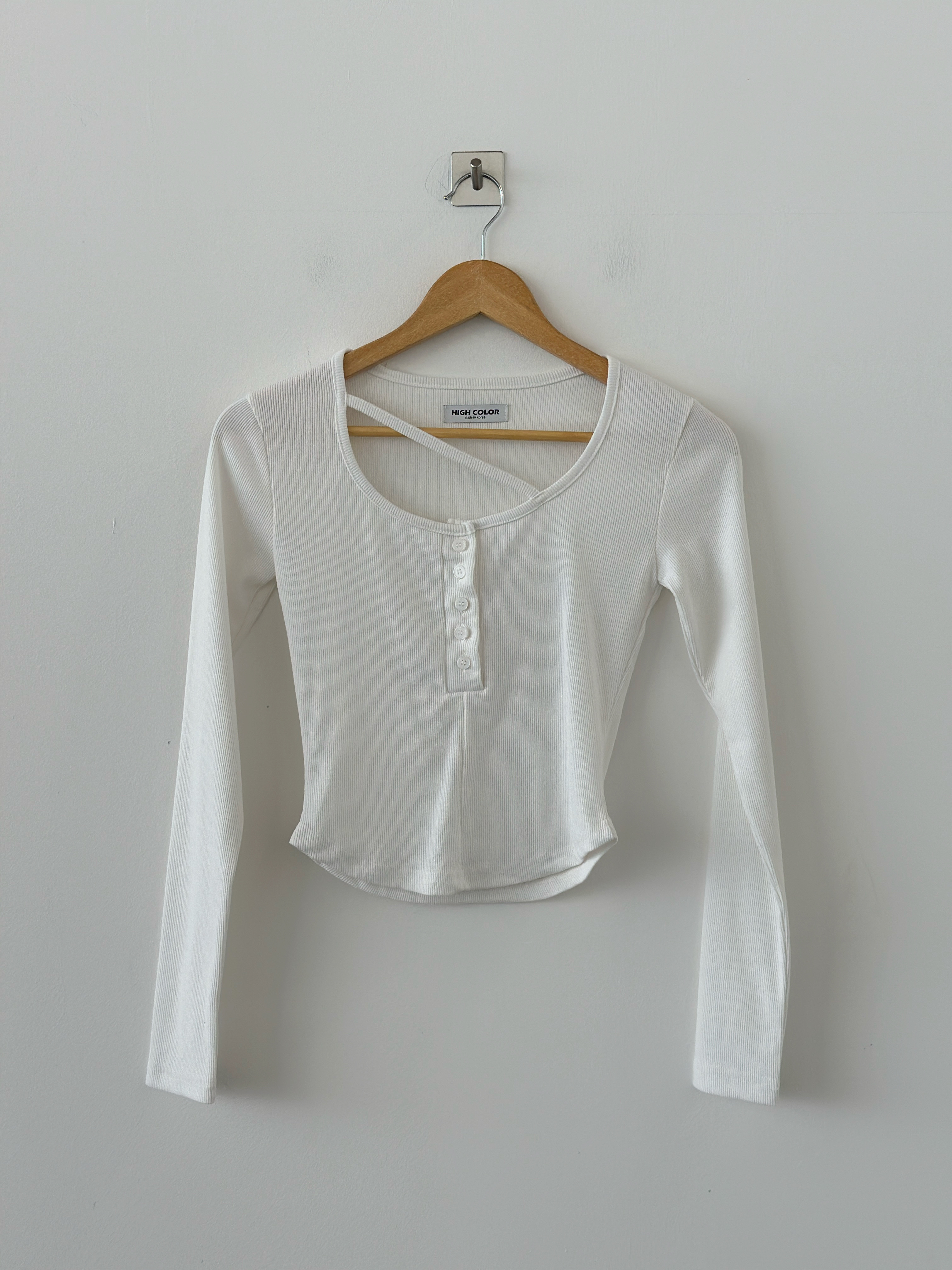 ストラップヘンリーネッククロップドリブTシャツ | 詳細画像16