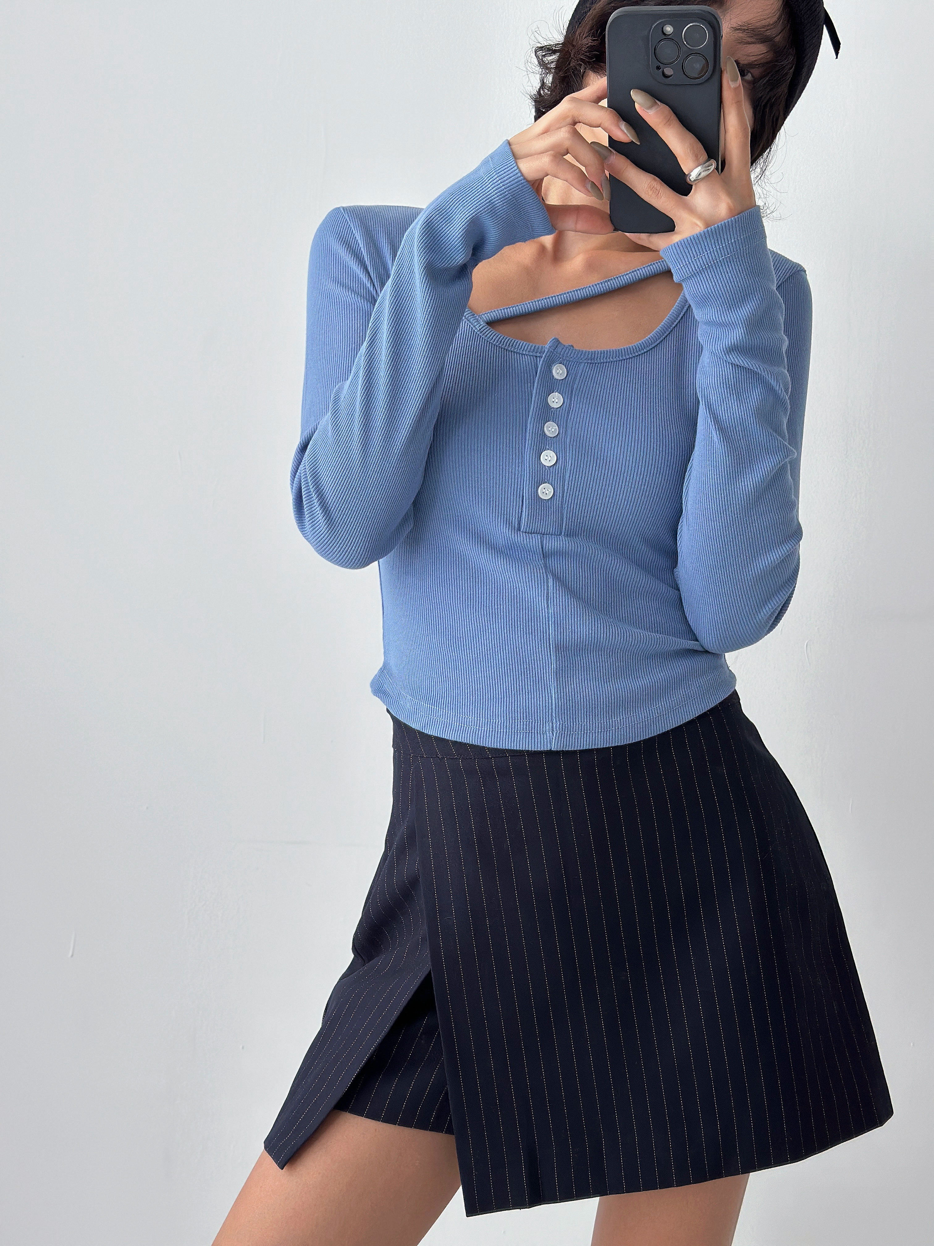 ストラップヘンリーネッククロップドリブTシャツ | 詳細画像9