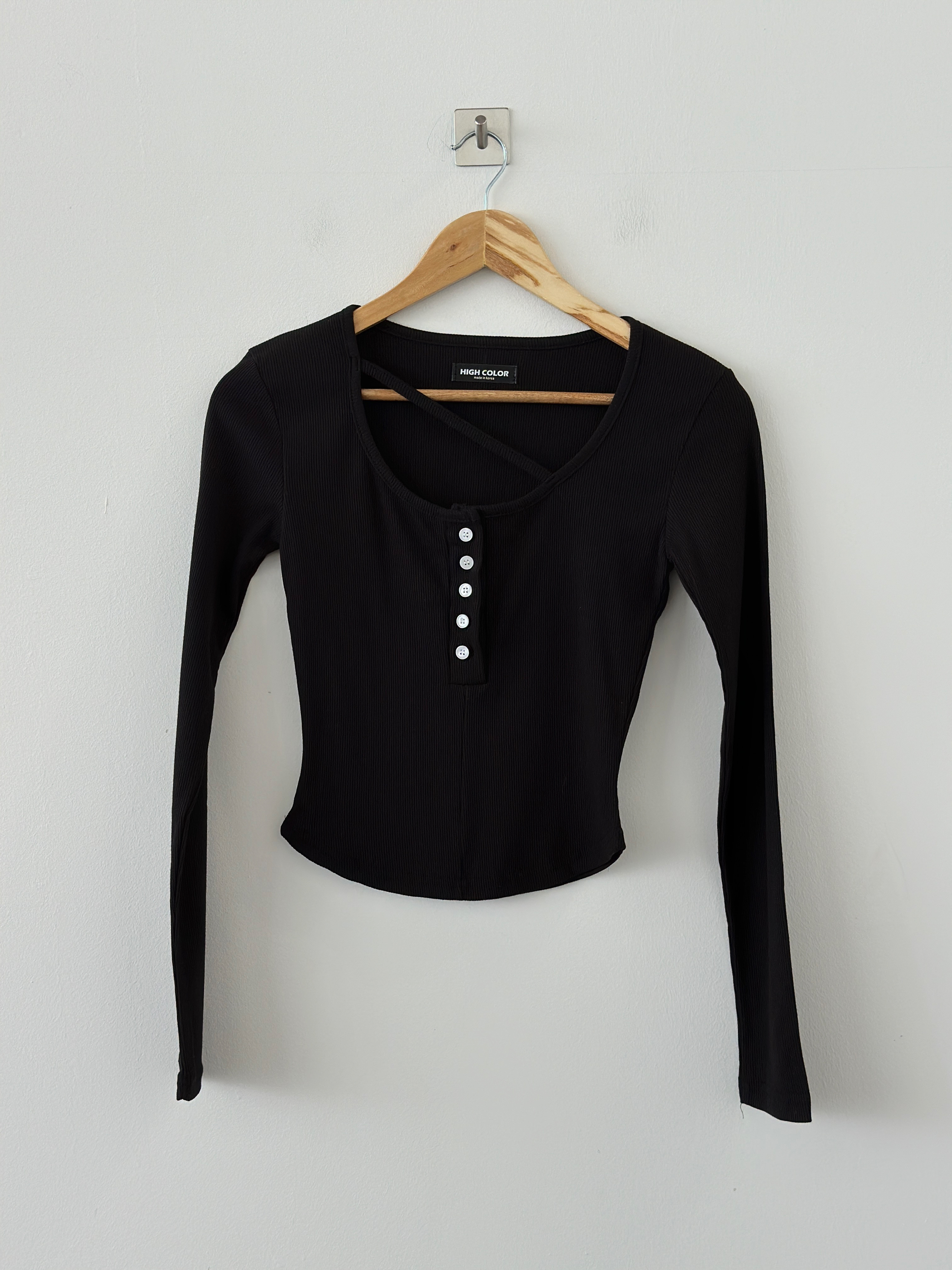 ストラップヘンリーネッククロップドリブTシャツ | 詳細画像15