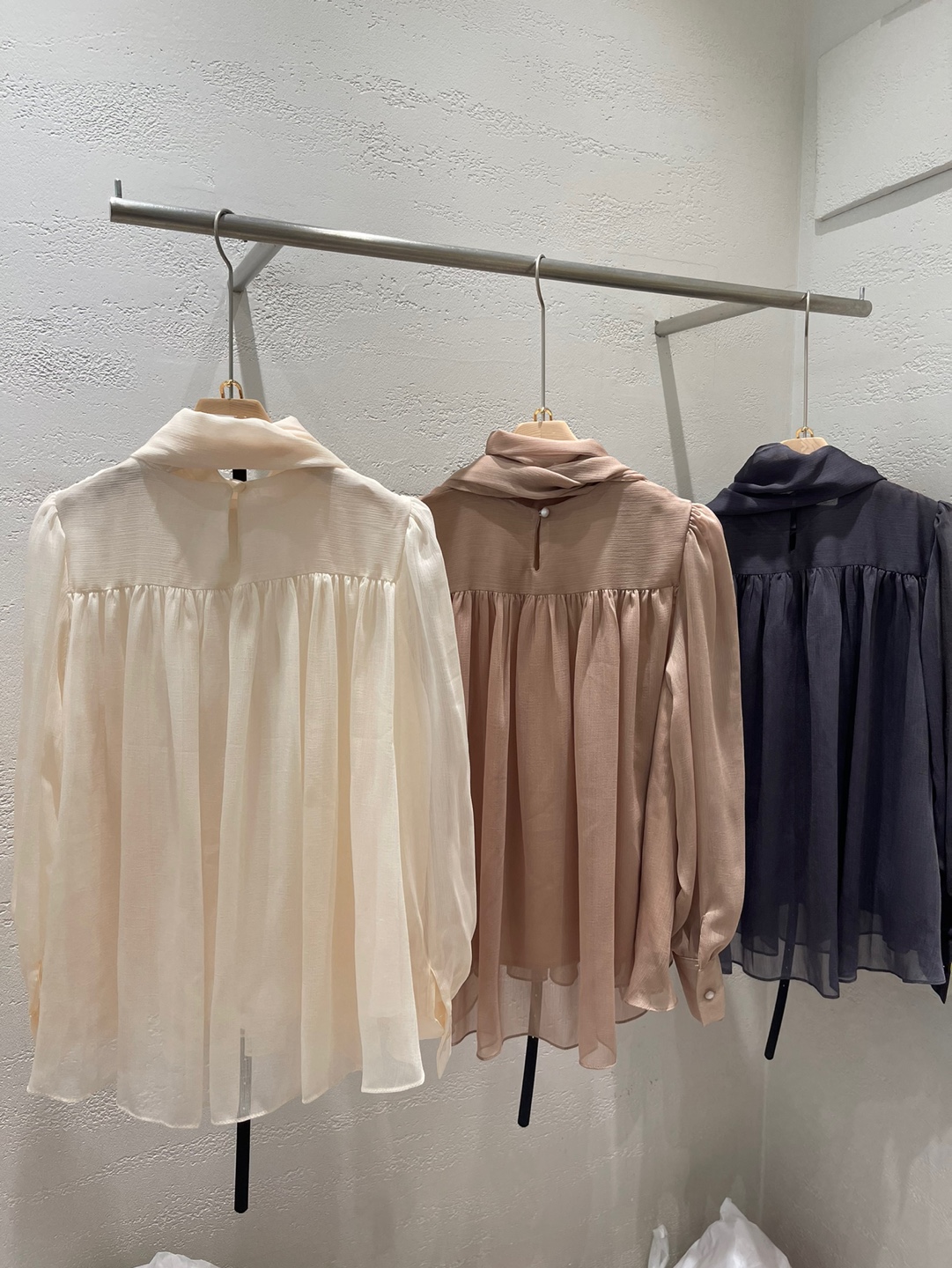 ベルト付スカーフネックフレアシフォンブラウス | 詳細画像18