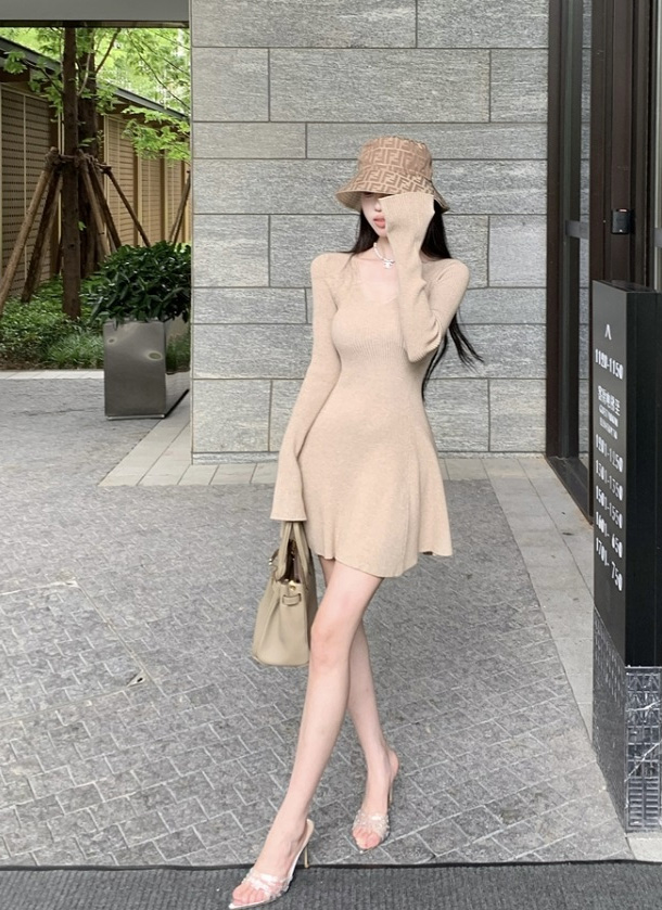 Vネックスリムリブニットミニワンピース | レディースファッション通販