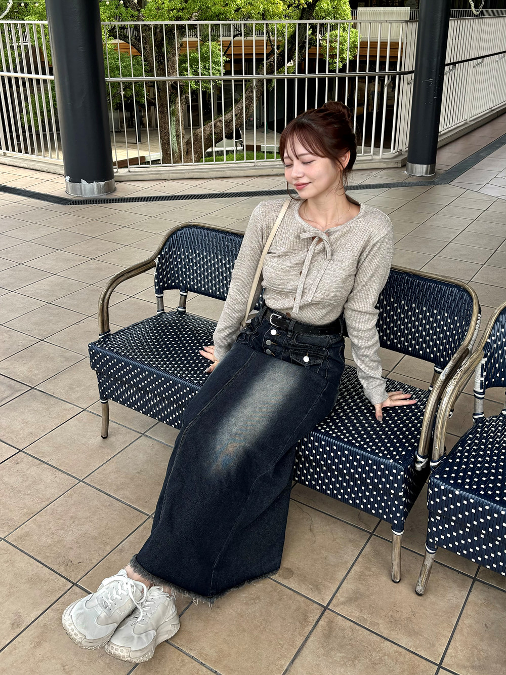 【美品】D&G　ブラックデニム　微フレア　サイドポケット　メタルプレート　カーゴ ベルト付ポケットフレアデニムスカート | レディースファッション通販