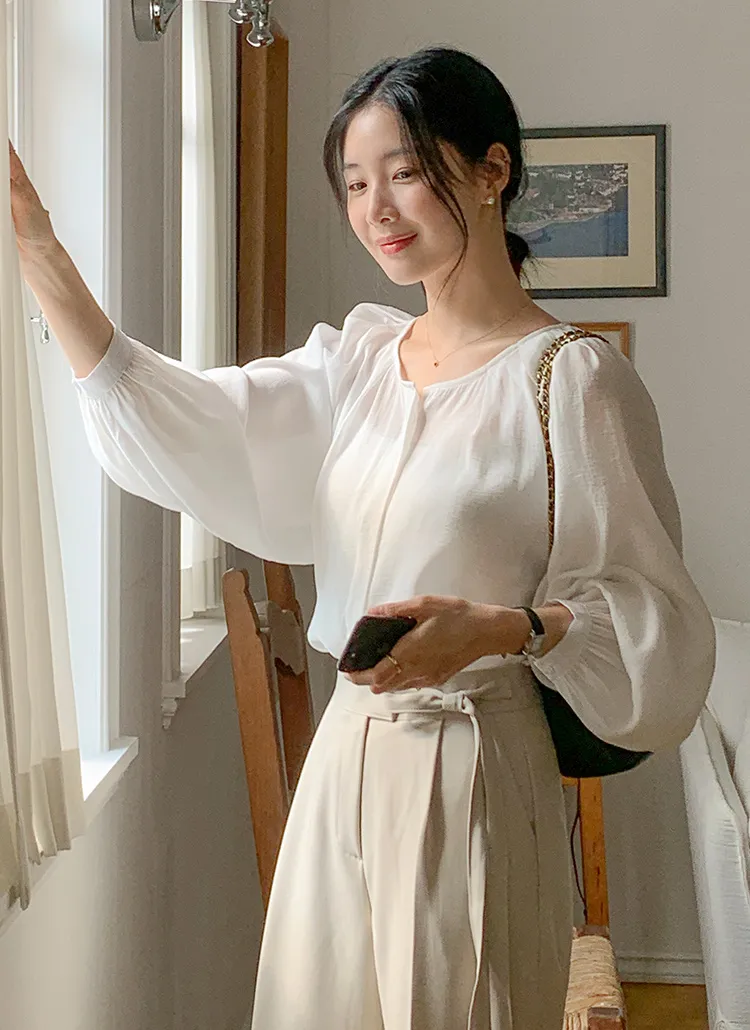 ピンタックネックシアーブラウス | magle | 詳細画像1