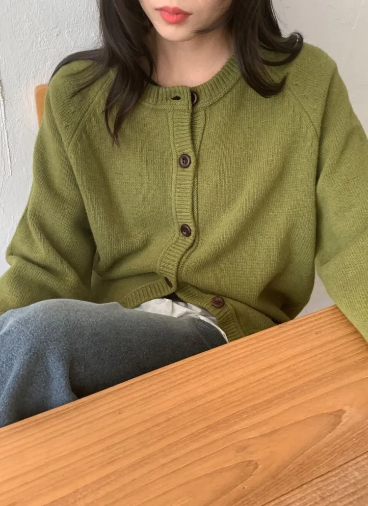 ラウンドネックラグランニットカーディガン | mandarinetree | 詳細画像1