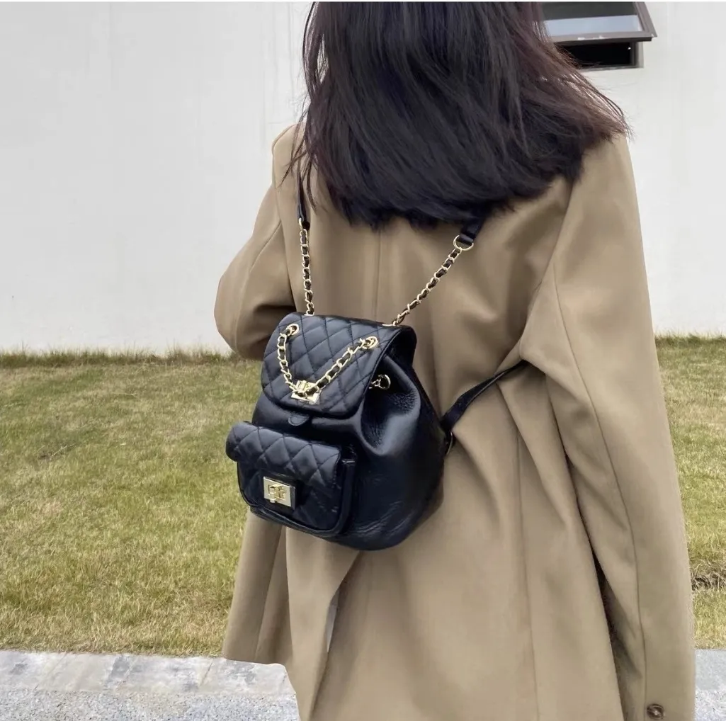 キルティングフラップチェーンバックパック | 詳細画像1