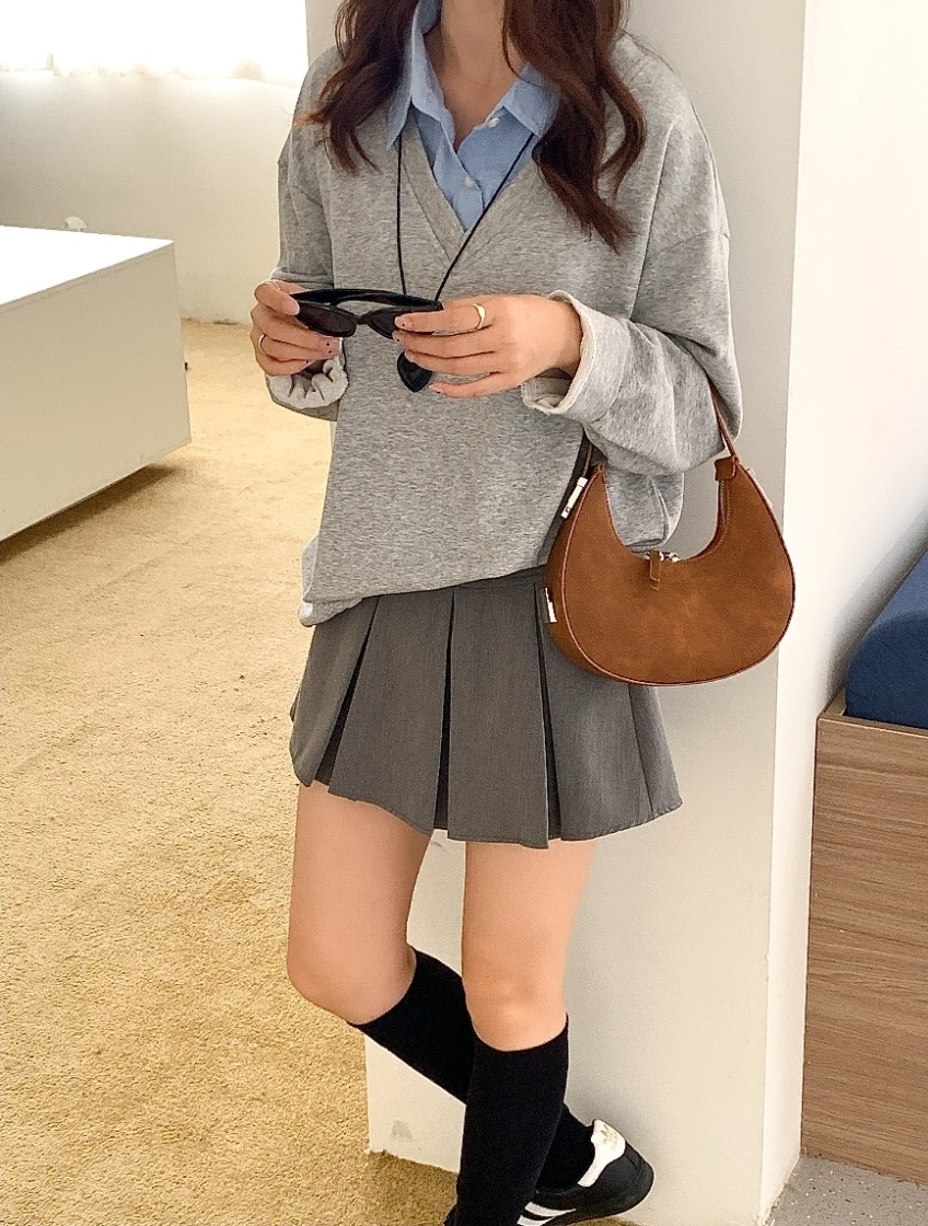 シルバーバックルスエード調ハーフムーンバッグ | 詳細画像2