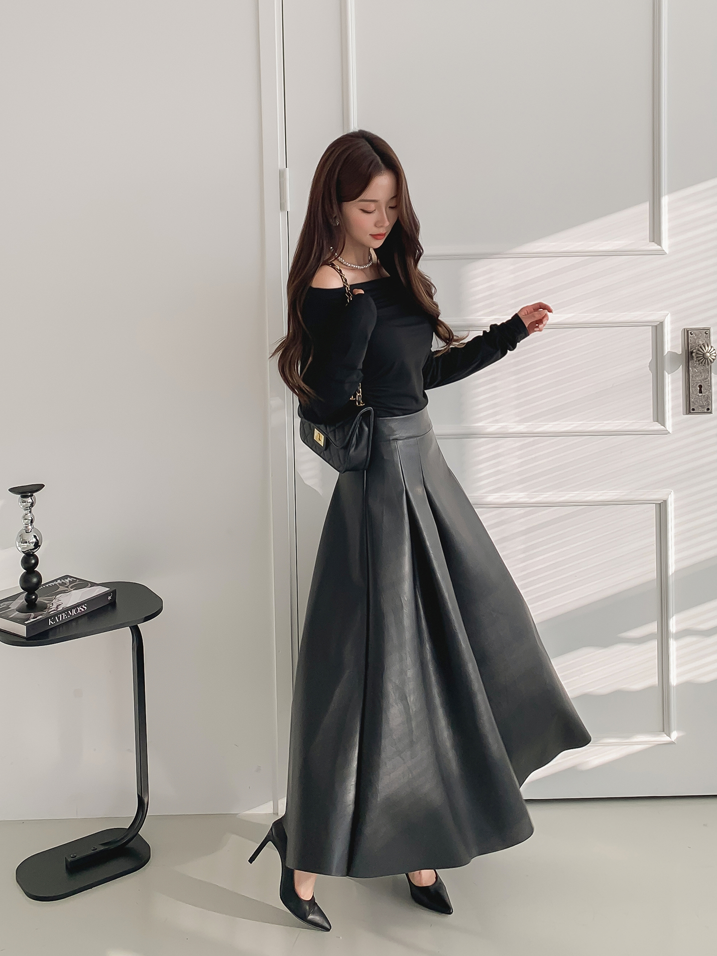 レザー調タックフレアスカート | レディースファッション通販