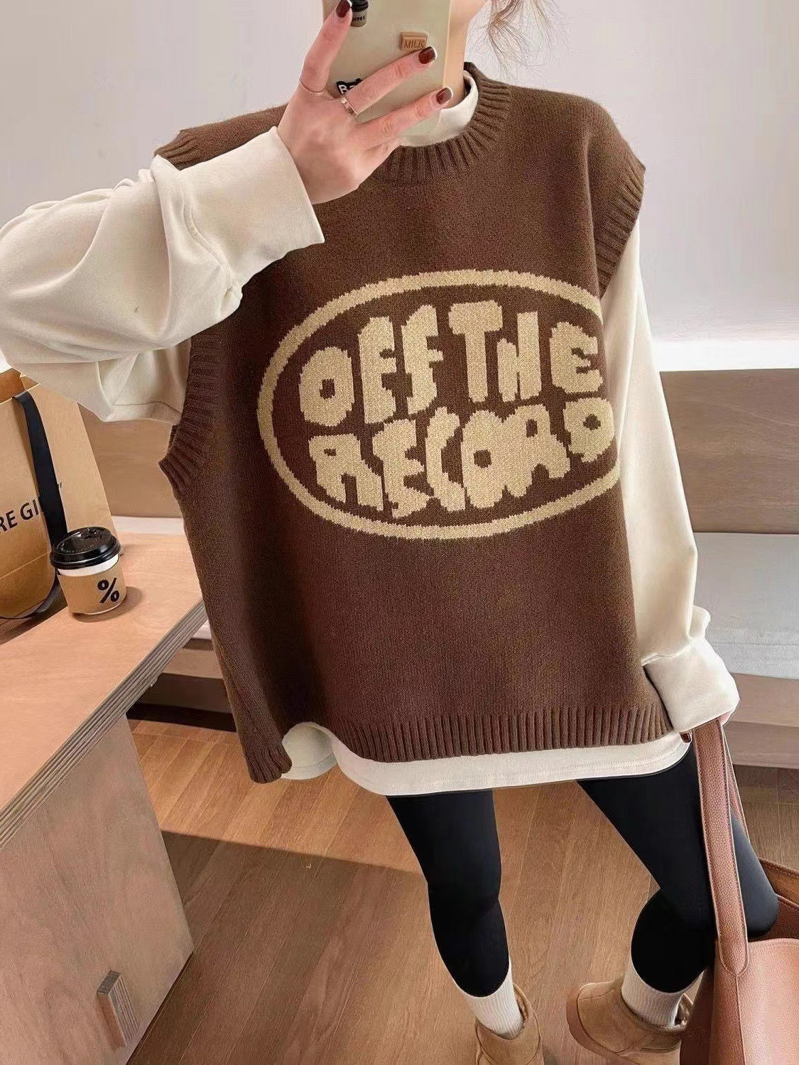 オーバルレタリングルーズニットベスト | 詳細画像2