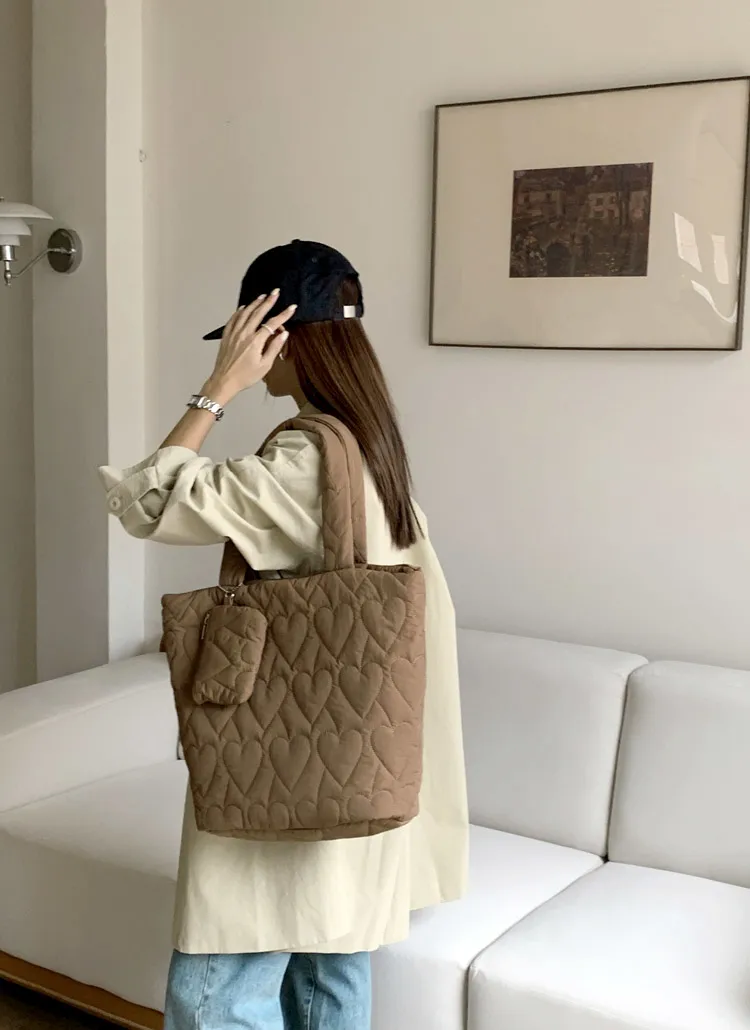 ミニポーチ付ハートキルティングバッグ | whosbag | 詳細画像1