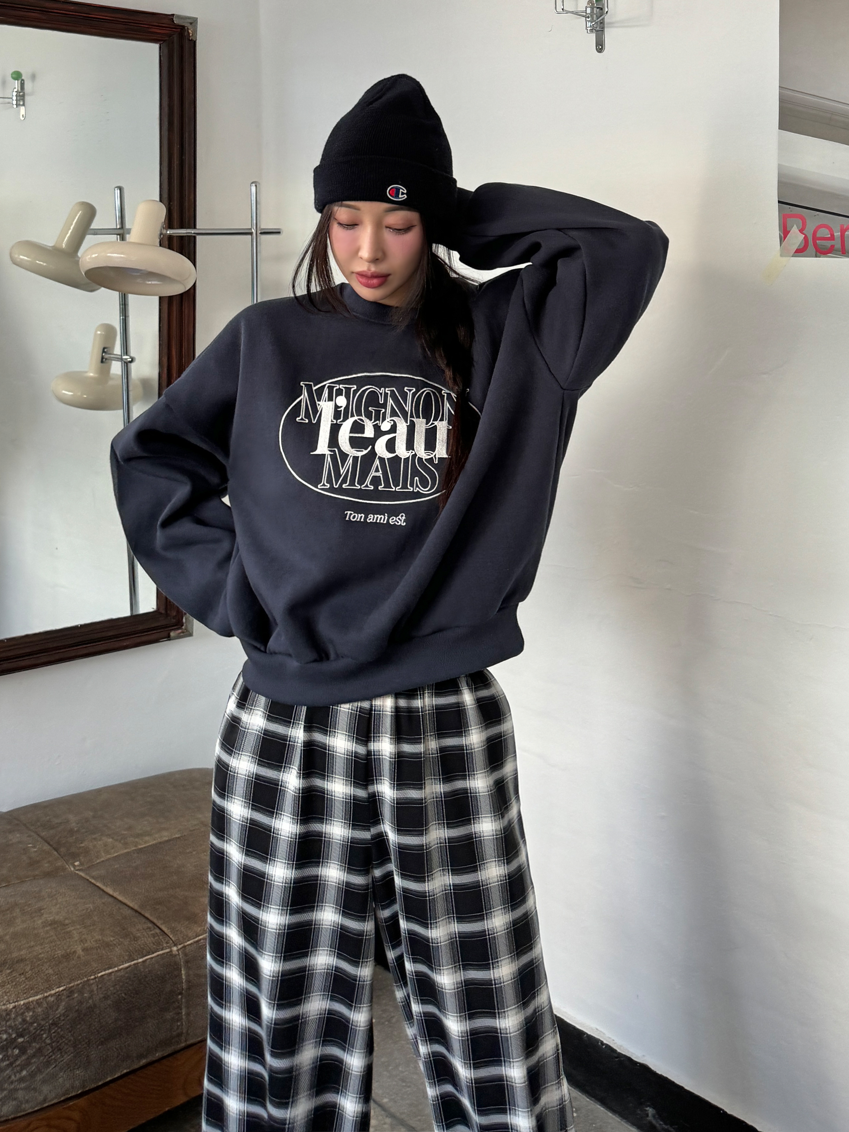 MIGNONオーバル刺繍ルーズスウェット | レディースファッション
