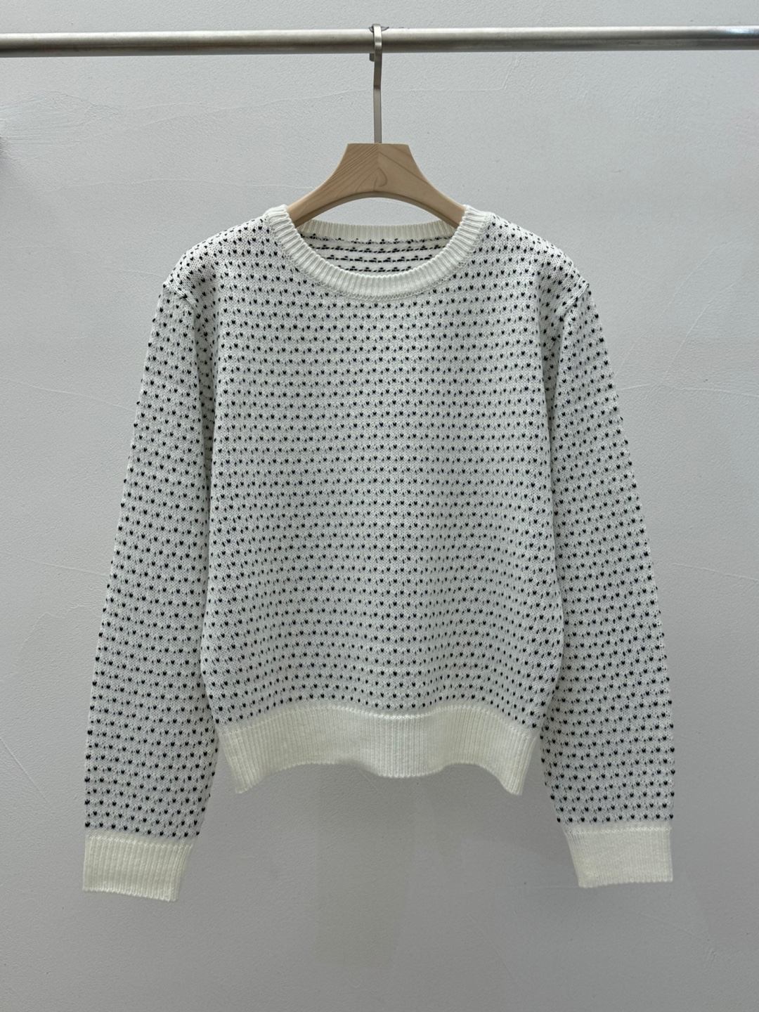 ドットパンチングラウンドネックニット | 詳細画像11