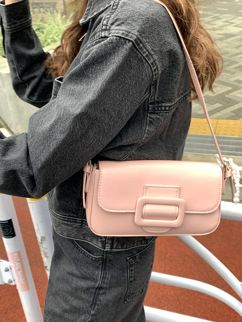 ビッグバックルハンドバッグ | 詳細画像11