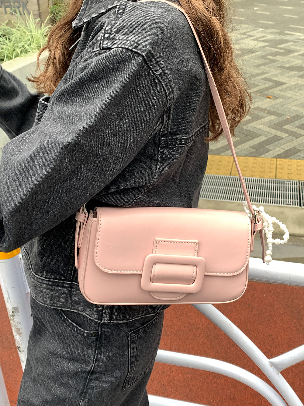 ビッグバックルハンドバッグ | 詳細画像12