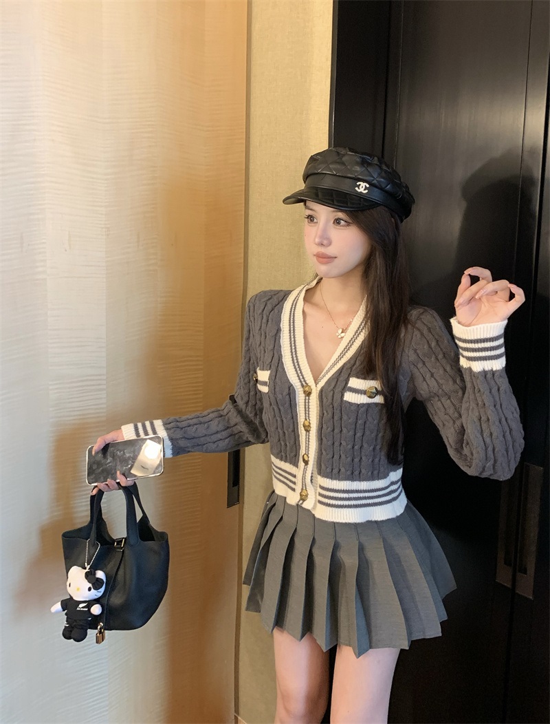 配色ボタンカーディガン&プリーツミニスカートSET | 詳細画像3