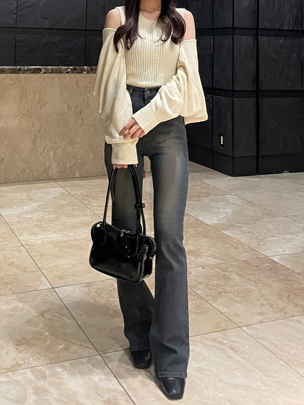 【【boohoo】スリムフレア ダメージパネル ジーンズ スリムフレアデニムパンツ | レディースファッション通販 - DHOLIC