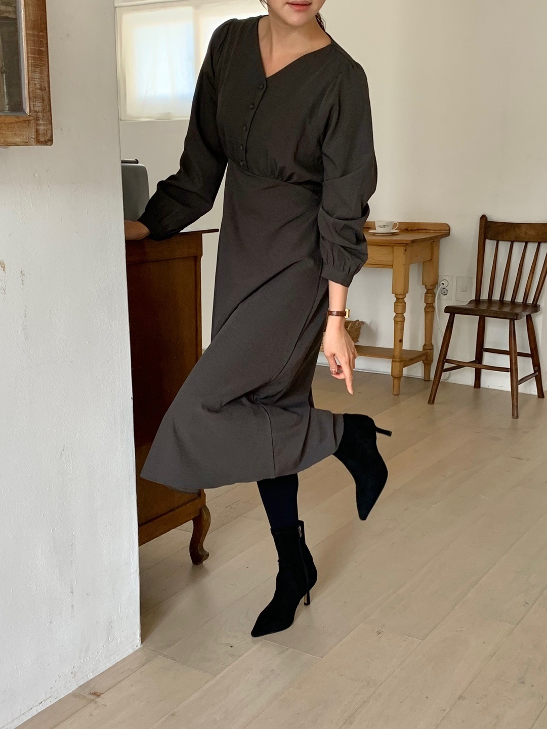 Vネックハーフくるみボタンリボンワンピース | 詳細画像5