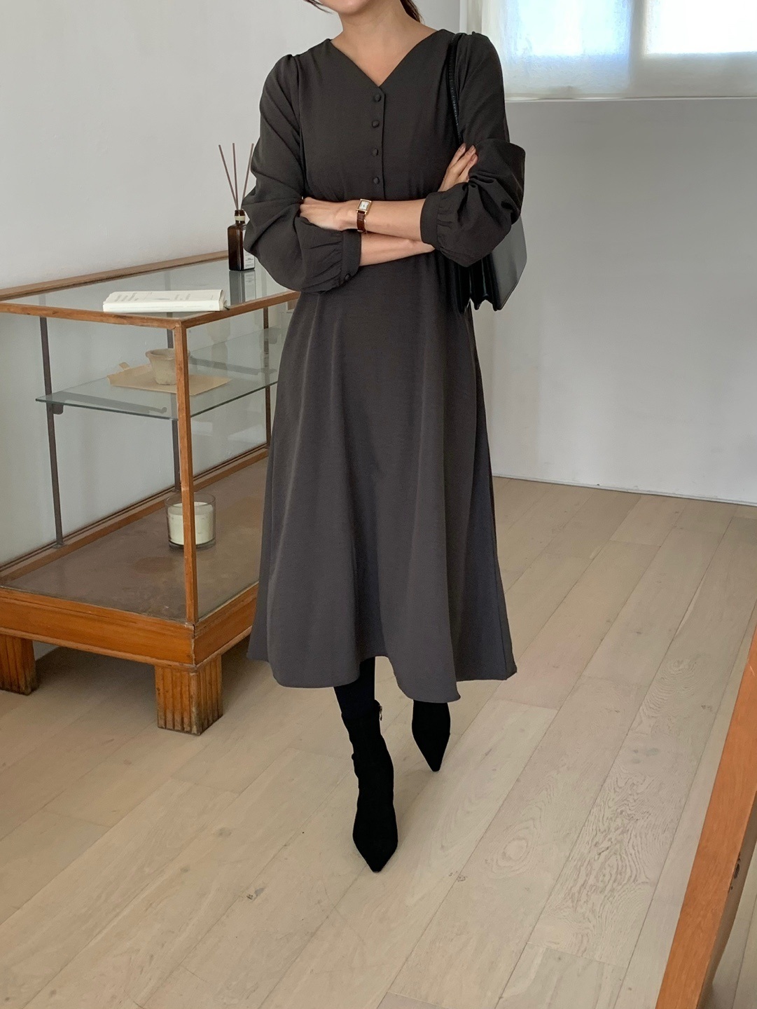 Vネックハーフくるみボタンリボンワンピース | 詳細画像8