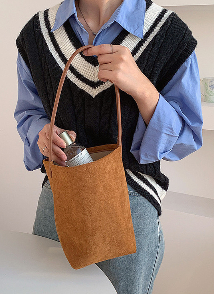 Tod’s ワンショルダー　革　黒　バッグ Tod's レザー ショルダーバッグ | ブラック | FARFETCH JP TODSトッズ