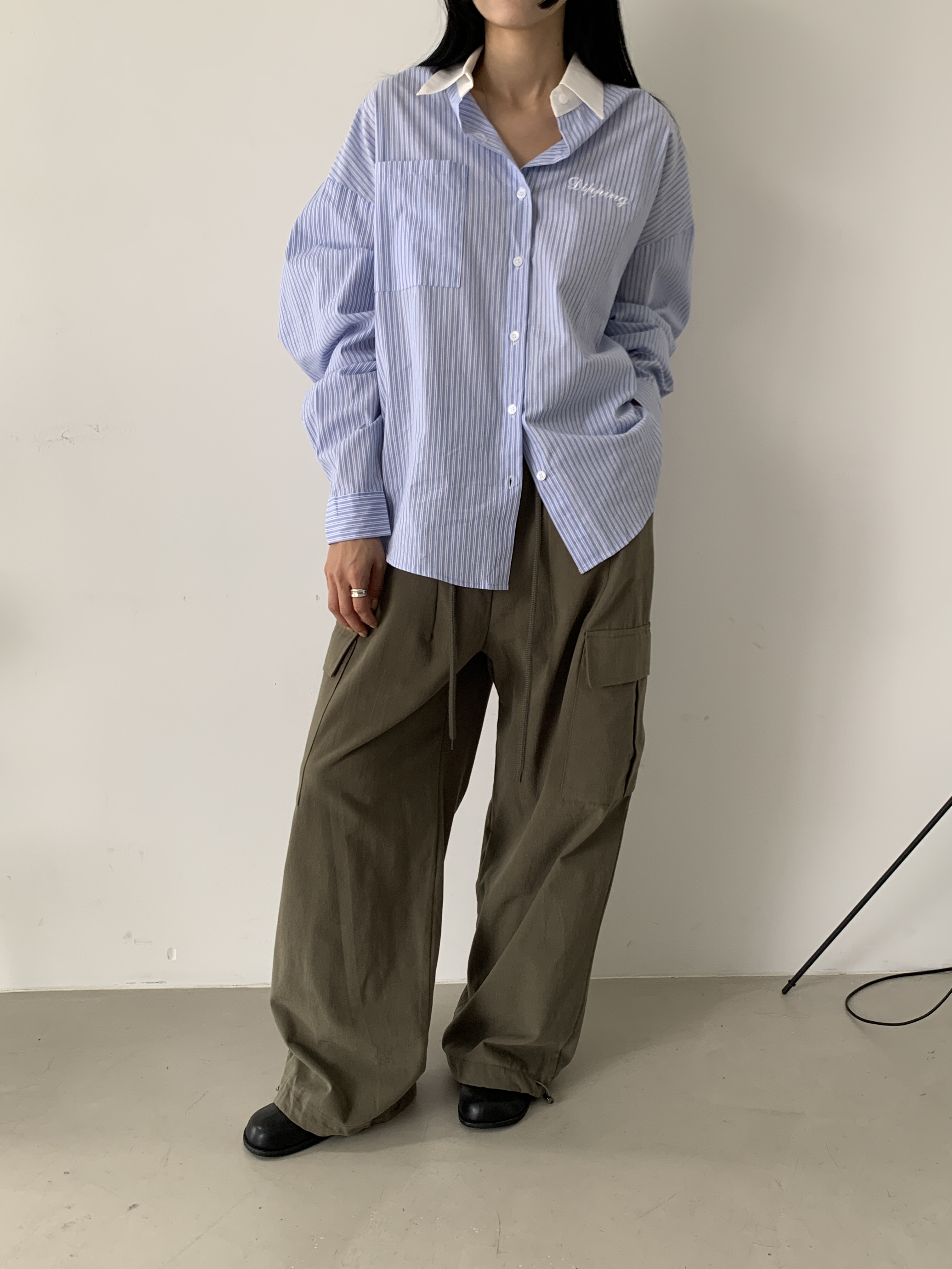 配色刺繍ロゴワンポケットストライプシャツ | 詳細画像3