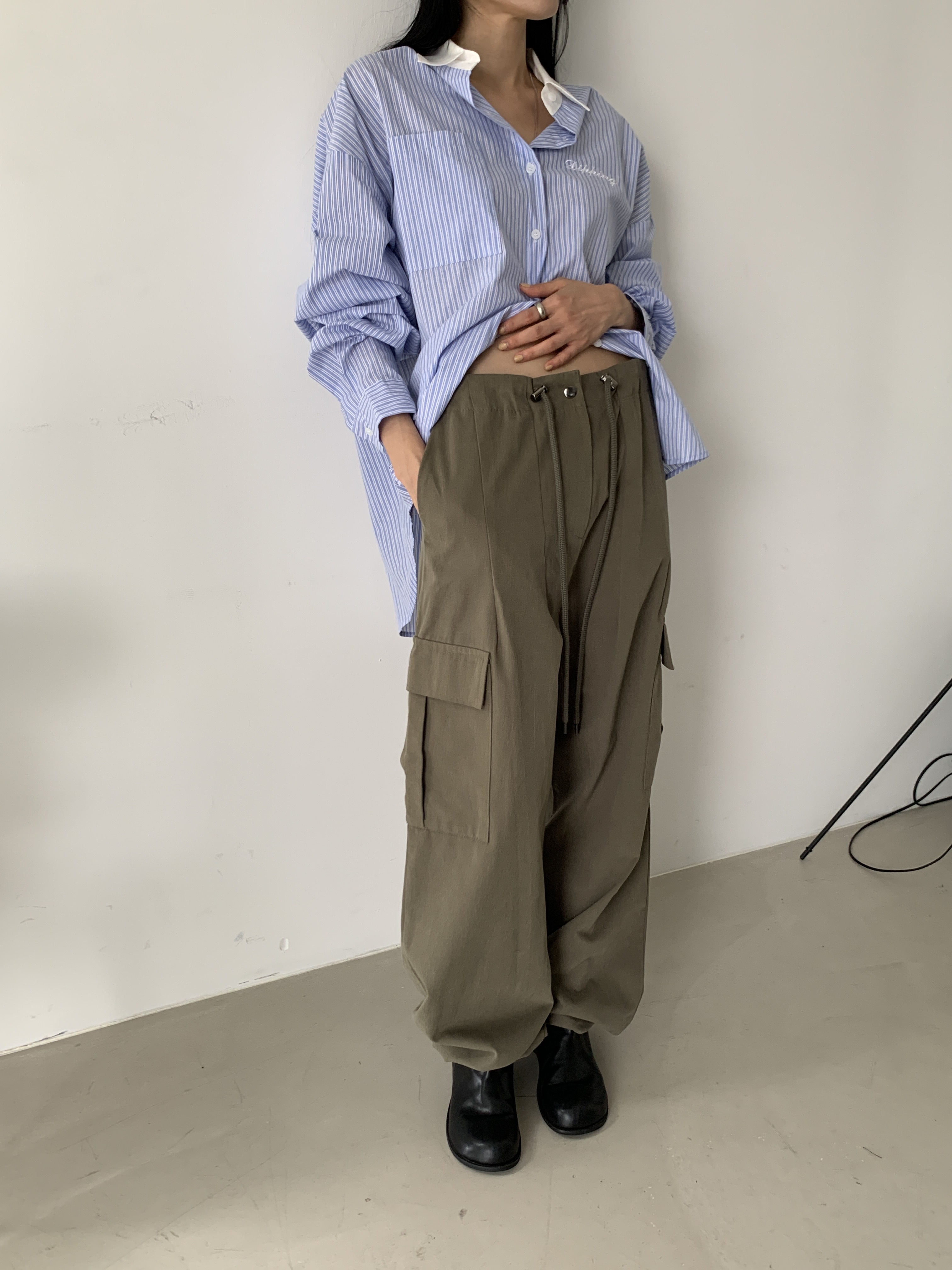 配色刺繍ロゴワンポケットストライプシャツ | 詳細画像7