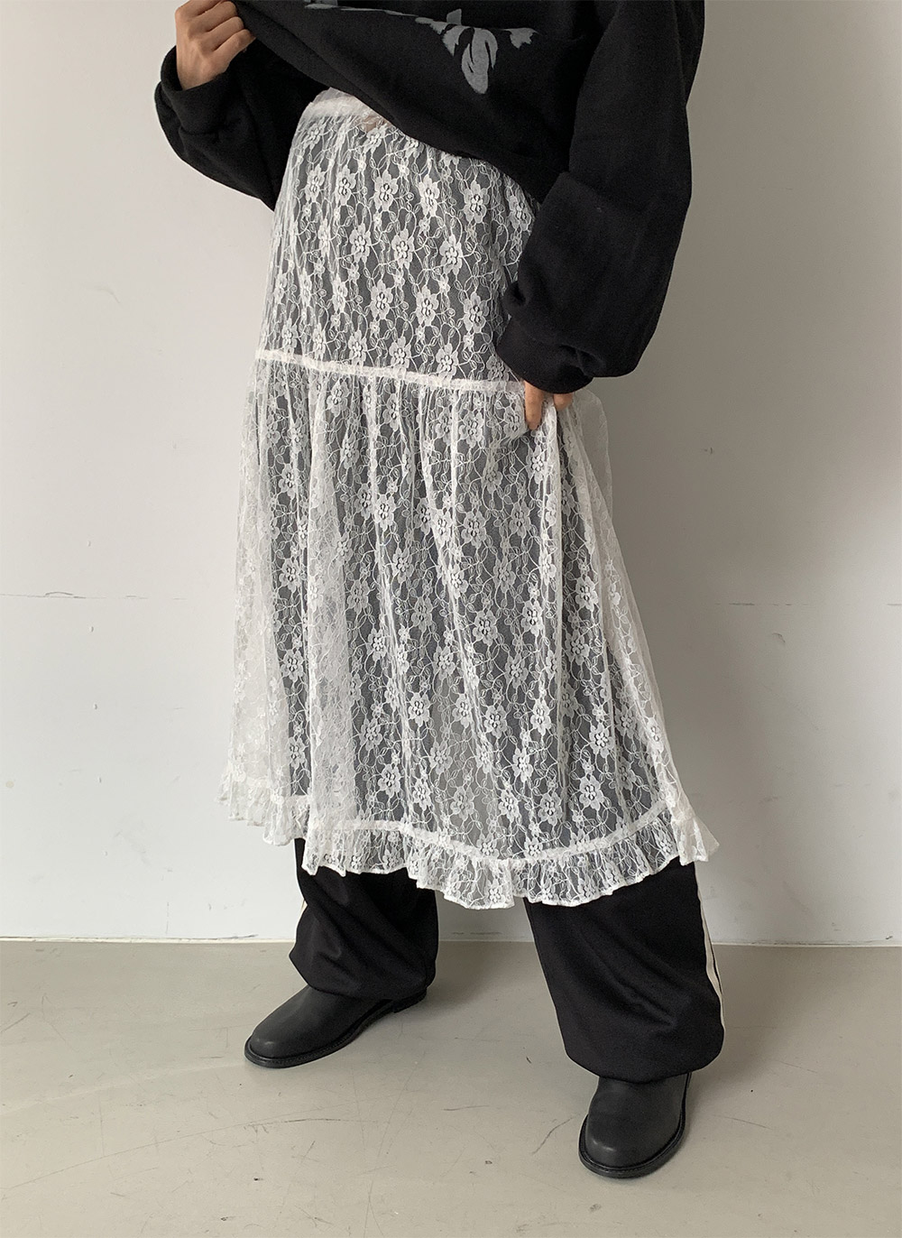 専用！レイヤードスカート　花柄　レース　ホワイト、ブラック二枚セット フリル花柄レースレイヤードスカート | レディースファッション通販