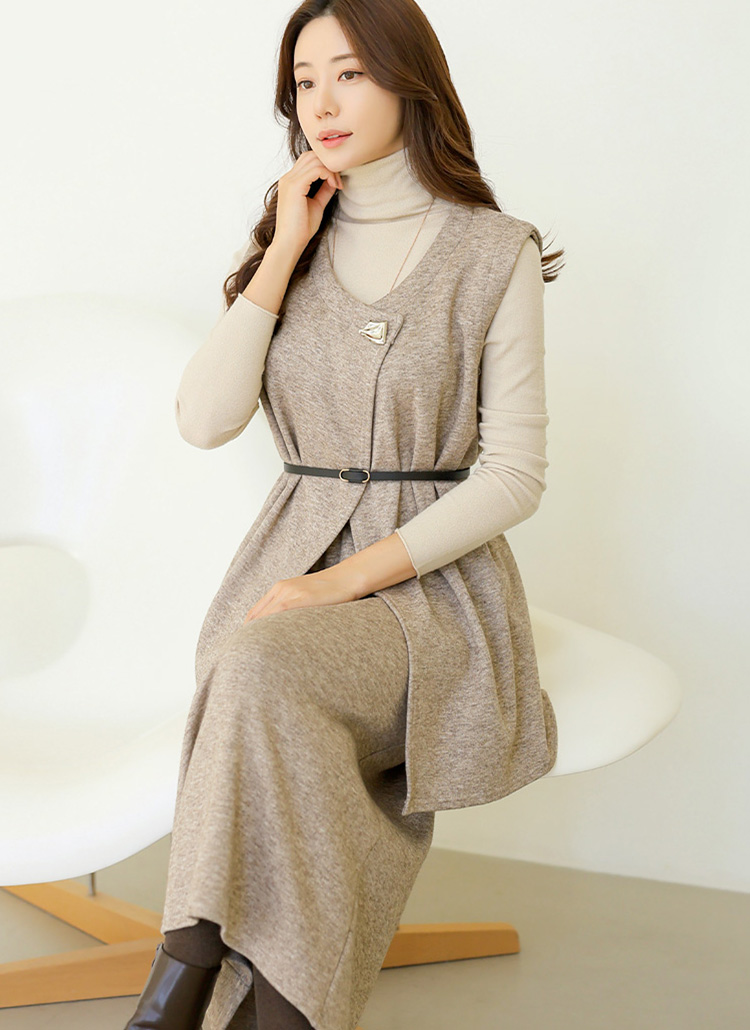 タートルネックニット&ブローチベルトベスト&ロングスカートSET