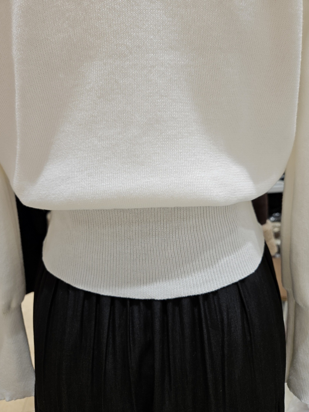 Vネックゴールドボタンパフカーディガン | 詳細画像20