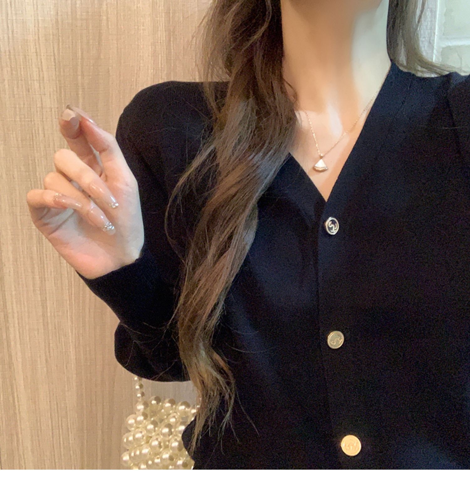 Vネックゴールドボタンパフカーディガン | 詳細画像11