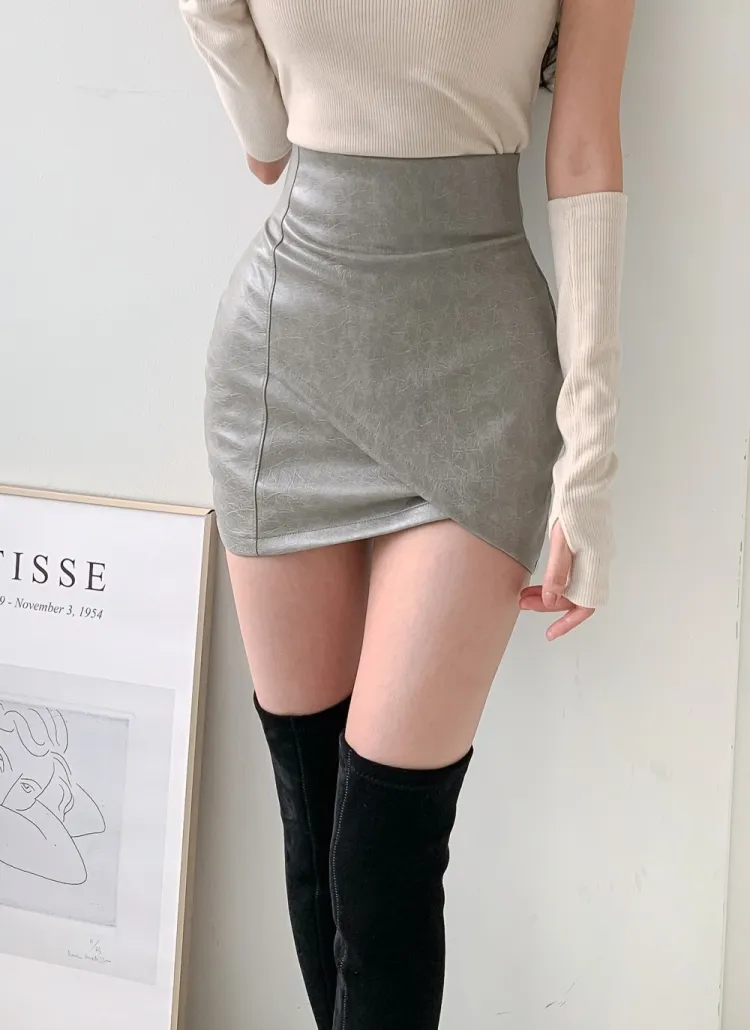 パンツ裏地レザー調チューリップミニスカート | 詳細画像1